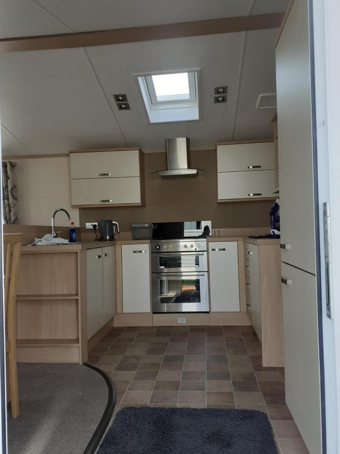 Rick'S Retreat Static Caravan Near The Beach With Free Wifi Lossiemouth Exterior foto